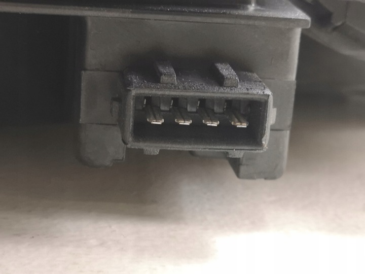 PHARE GAUCHE AVANT LANCIA YPSILON 1996-2003 NEUF MAGNETI LPF832