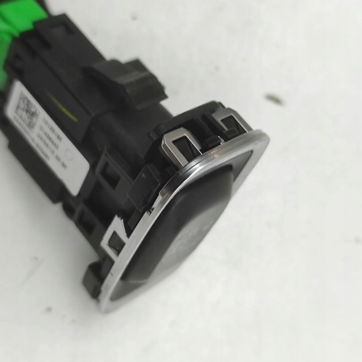 PRZYCIKS START/STOP VOLVO V40 CROSS COUNTRY (526) 31456645 33815694 2.0L