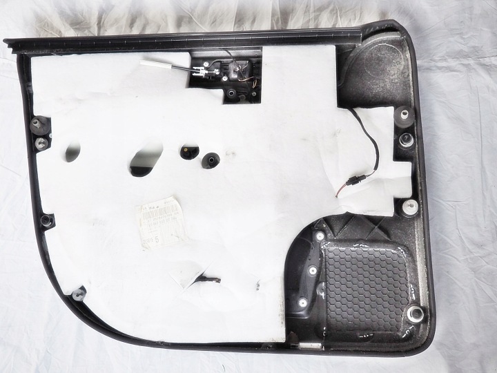 TOUAREG 7L COLLECTEUR SELLERIE GARNITURE PORTES DROIT AVANT 7L6867012DT CUIR