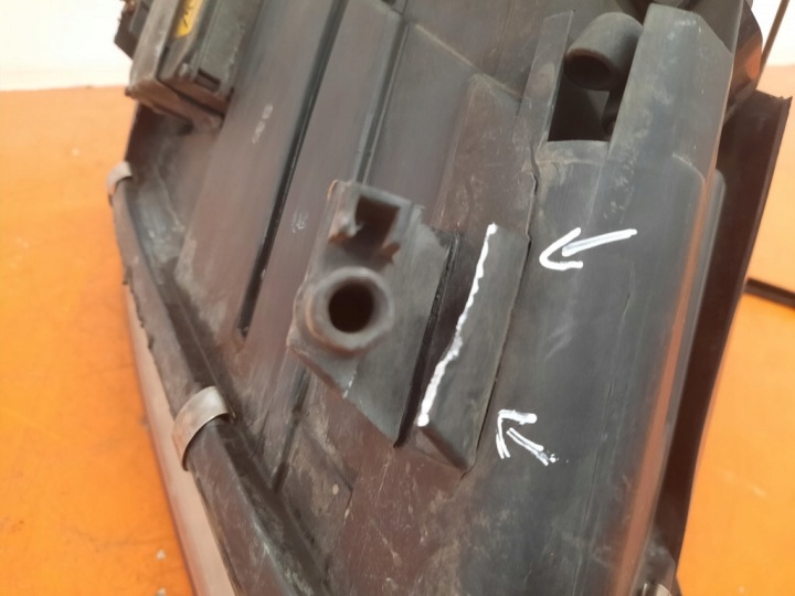 AUDI A6 C5 97-01 UNIVERSEL 2.5 TDI PROJECTEUR GAUCHE AVANT AVANT 148473-00