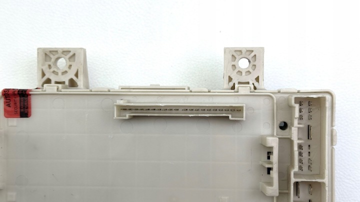 BOÎTE FUSIBLES MITSUBISHI COLT 8565A174