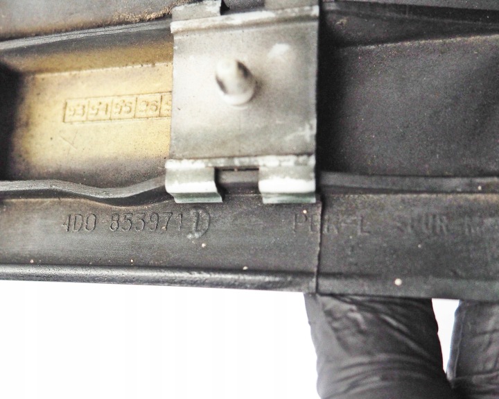 AUDI A8 D2 RESTYLAGE MOULURE REVÊTEMENT GARDE-BOUE GAUCHE AVANT 4D0853971D COULEUR LZ9W