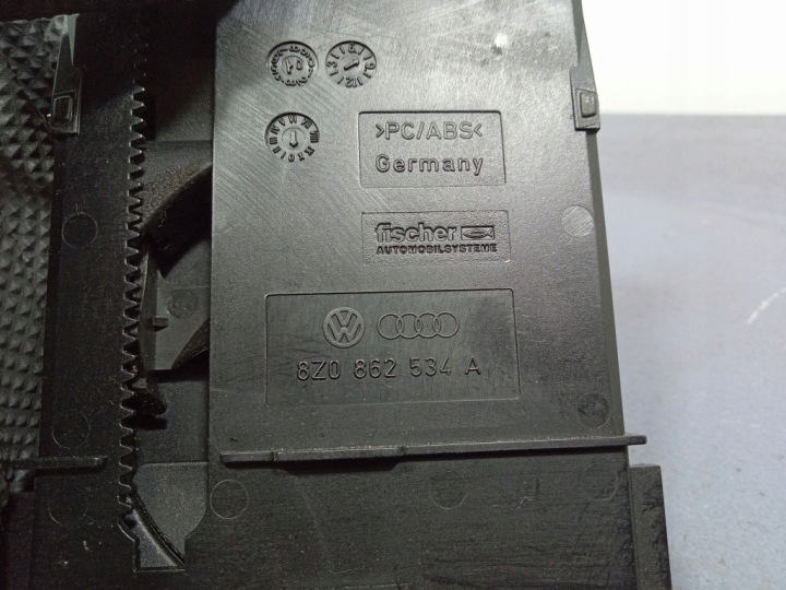 AUDI A2 POIGNÉE SUR GODET CUPHOLDER 8Z0862534A
