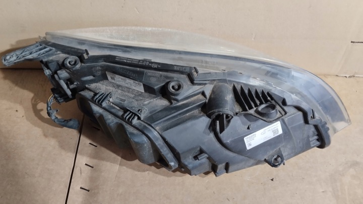PHARE AVANT AVANT DROITE GAUCHE VOLVO V40 II 31420005 31420006 UK