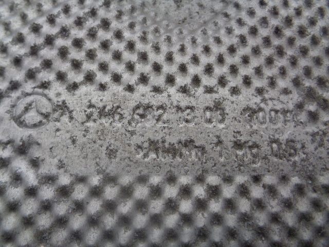 PROTECTION THERMIQUE ÉCHAPPEMENT ARRIÈRE ARRIÈRE MERCEDES B-KLASA W246 A2466821300