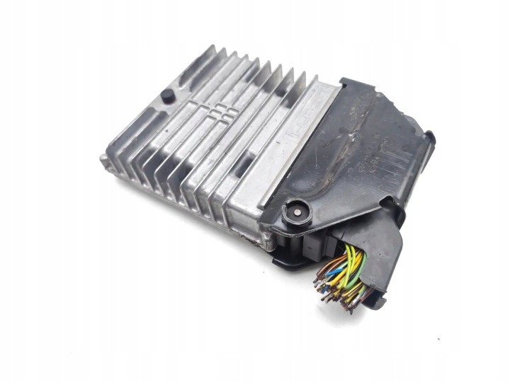 FORD FOCUS CONTRÔLEUR MODULE ECU 1.8 TDCI DIESEL 85KW (115 HP) 12220510