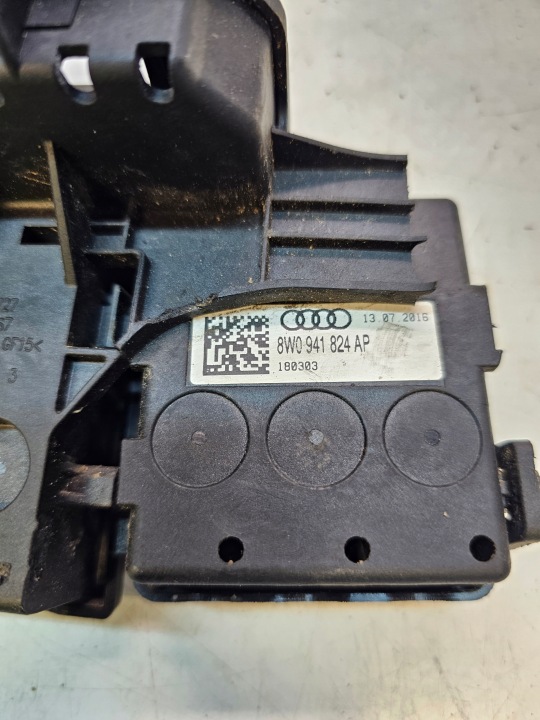 DISTRIBUTEUR COURANT AUDI A4 B9 A5 8W 8W0941823 8W0941824AP