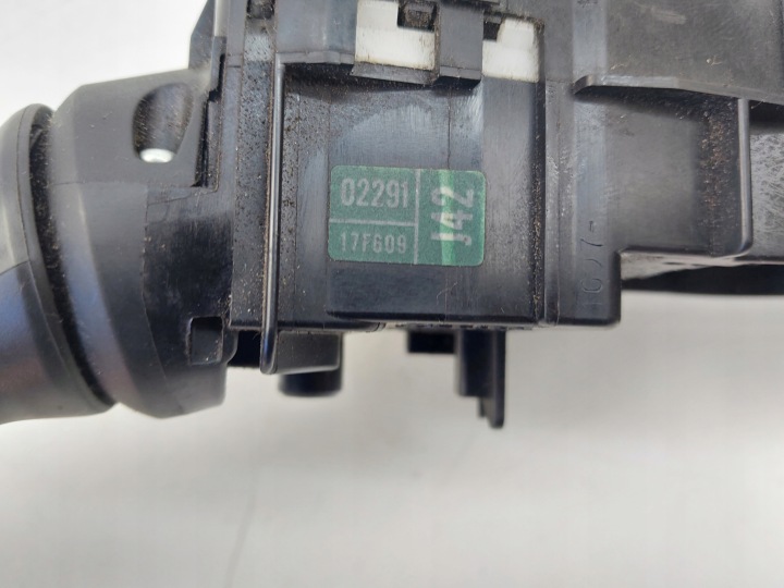 COMMUTATEUR COMPOSITE 02291-17F609 02411-17F582 TOYOTA AURIS I E15