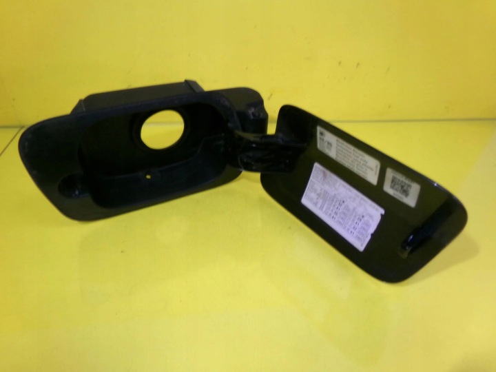 CLAPET GOULOTTE DE REMPLISSAGE CARBURANTS AUDI A8 D3 CODE LAK: LZ9W NR215