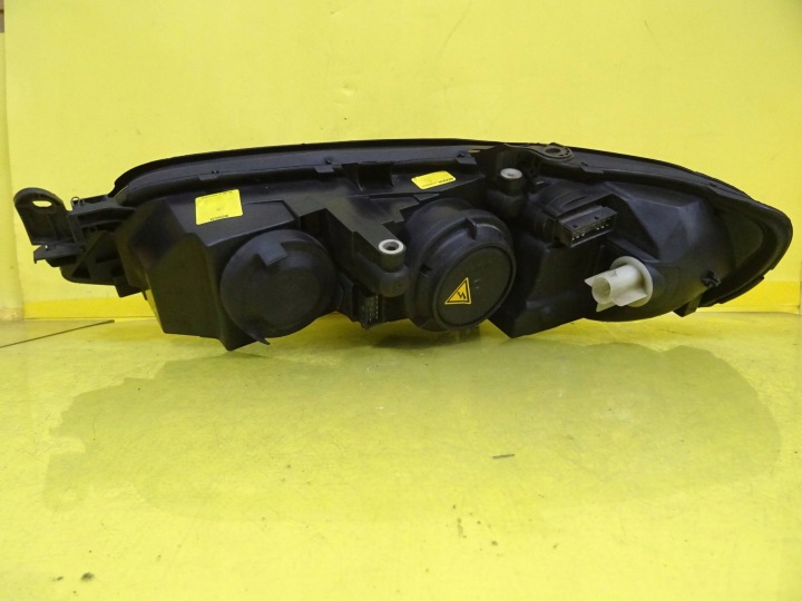 PROJECTEUR PHARE DROIT AVANT OPEL VECTRA B LIFT 1305235493 99-02R NR203