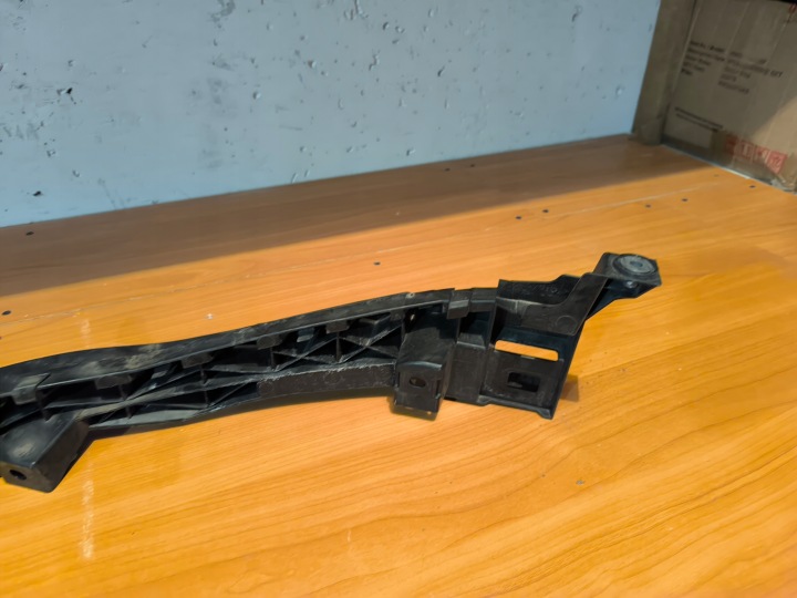 SEAT IBIZA V 6F 17-25R GLISSIÈRE FIXATION PHARES GAUCHE AVANT ORIGINAL 6F0807889