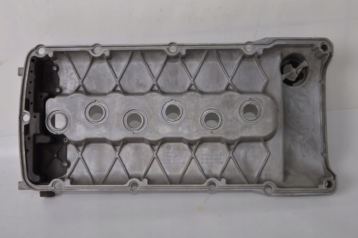 VW GALAXY 2.8 V6 COUVERCLE DE SOUPAPES 022103475F