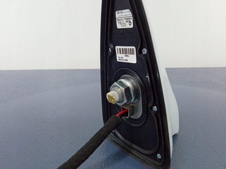 KIA CEED III HAYON ANTENNE TOITS 96210-J7000 WD