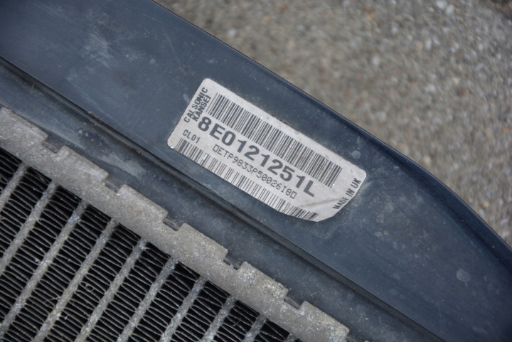 RADIATEUR EAU AUDI A4 B7 2.0 TDI 07R. AUTOMATE 8E0121251L