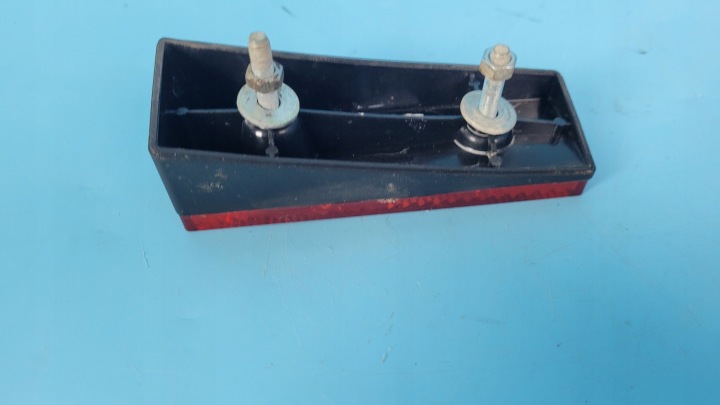 DEUTZ-FAHR 6130 TTV 19R RÉFLECTEUR GARDE-BOUE DROIT ARRIÈRE 06-0225