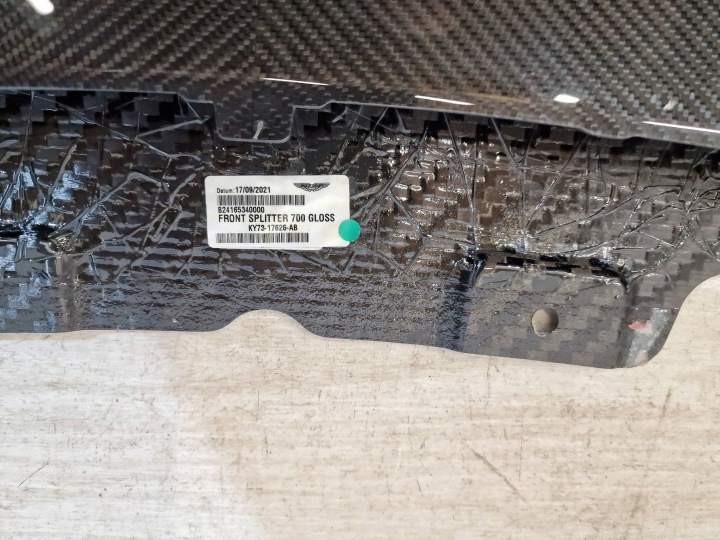 ASTON MARTIN DBS SPOILER CARBONE PARE-CHOCS KY73-17626-AB