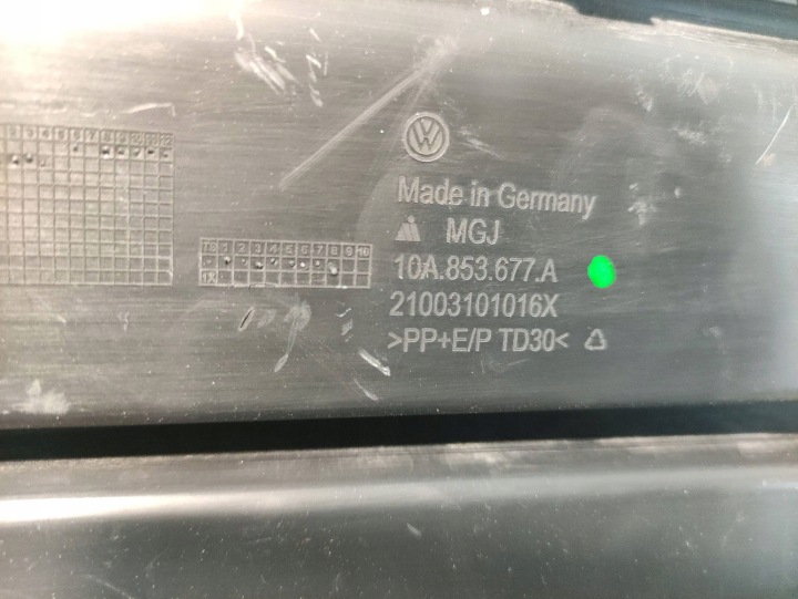 VOLKSWAGEN ID.3 CENTRALE GRILLE PARE-CHOCS AVANT 10A853677A