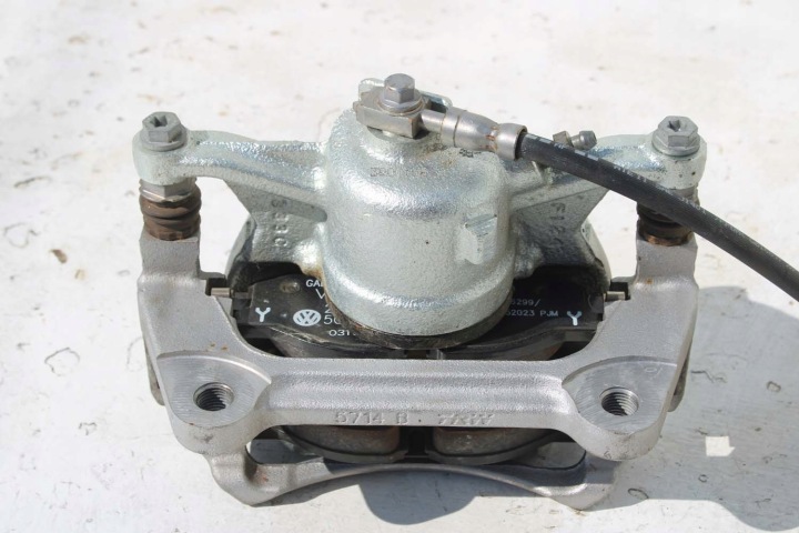 AUDI Q3 83A DISQUE DE FREIN 5Q0615301F 8V0615123 8V0698151 8V0615123 8V061
