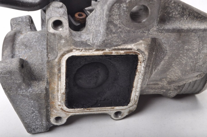 VOLVO XC60 I VANNE EGR 505906010 31219977