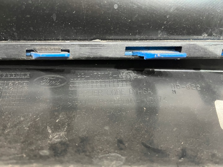 FORD MUSTANG MACH-E 20- DOUBLURE INFÉRIEURE SPOILER PARE-CHOCS LJ8B-17F771-AW