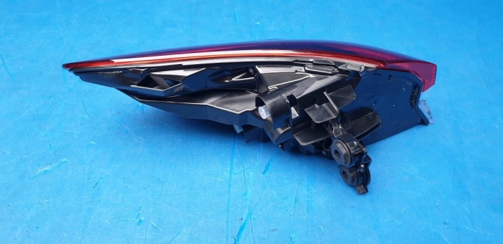 PIÈCE NEUF PHARE ARRIÈRE ARRIÈRE DROITE AUDI Q4 E-TRON 89A945092 EUROPE