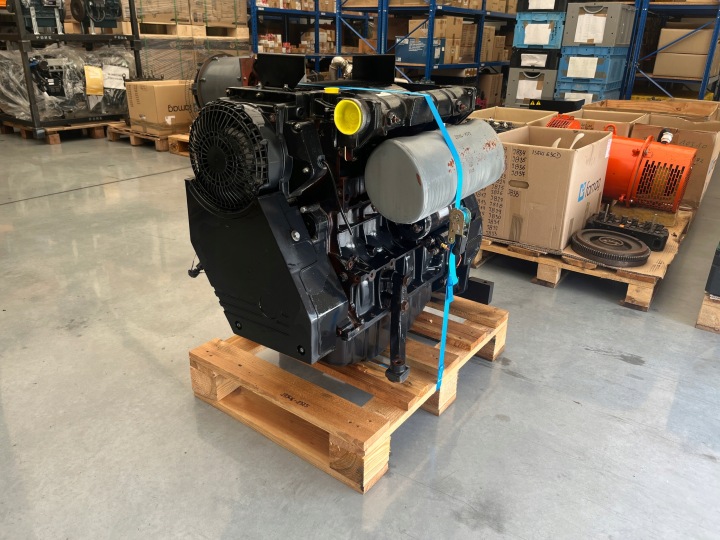 MOTEUR DEUTZ 74,8 KM 3.1L F4L2011