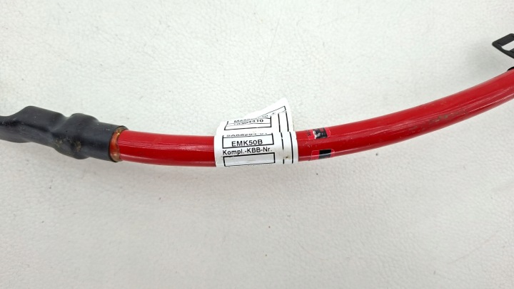 BMW I4 2025 PLUS SERRE-CÂBLE FIL BATTERIE