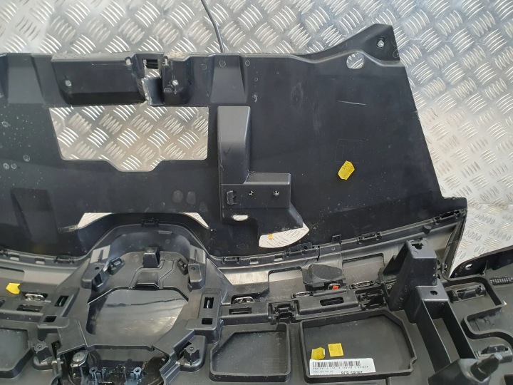 RENAULT MEGANE E-TECH 2022-2023 CALANDRE GRILLE RADIATEUR CÔTÉ PARE-CHOCS
