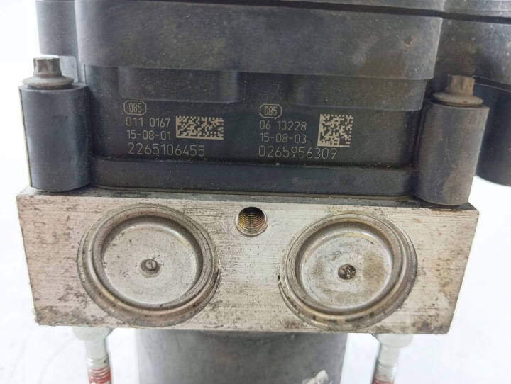 TOYOTA AVENSIS T270 2015 POMPES FREIN