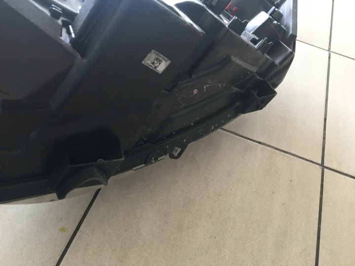 IVECO DAILY 19- PHARE DROITE PROJECTEUR DROIT COMPLET LED 5802711799 ENDOMMAGÉ