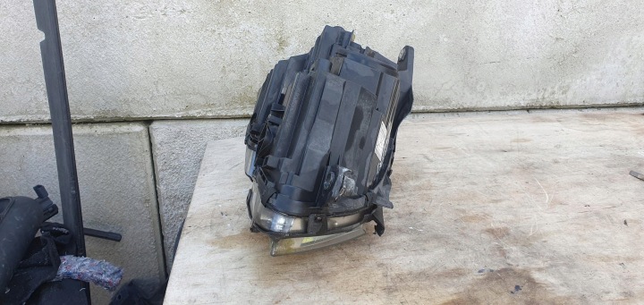 PHARE GAUCHE AVANT LIFT ANGLAIS MERCEDES W204 A2048205159
