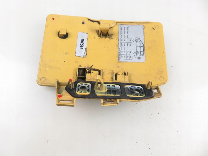 CLAPET GOULOTTE DE REMPLISSAGE CARBURANTS OPEL VIVARO A (01-06-14) 82000300