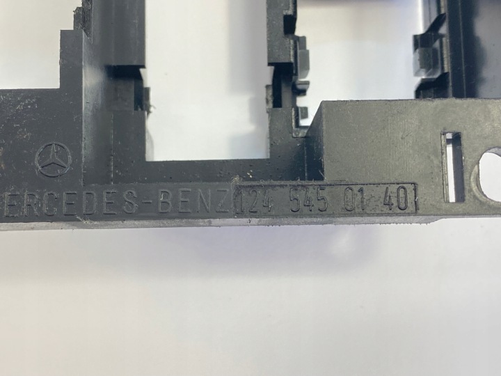 FIXATION BOÎTE RELAIS FUSIBLES MERCEDES R129 W124 1245450140