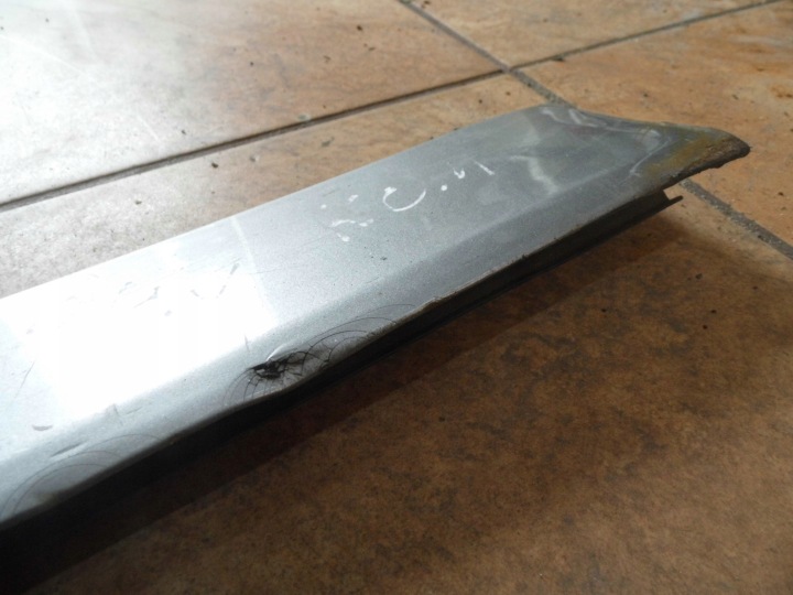 AUDI A4 B6 04' MOULURE GAUCHE AVANT 8E0853959