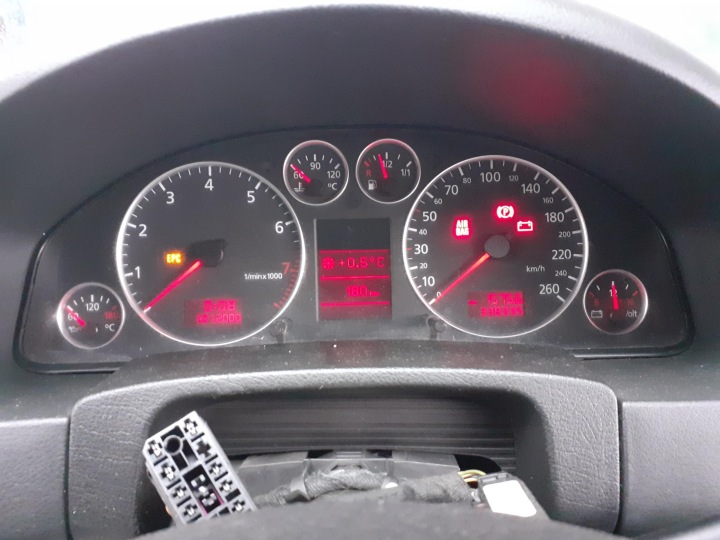 COMPTEUR AUDI A6 C5 2.4 110080128005 4B0920933N