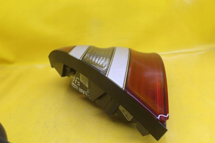 PHARE DROIT ARRIÈRE MERCEDES W221 AVEC CLASSE A2218200264