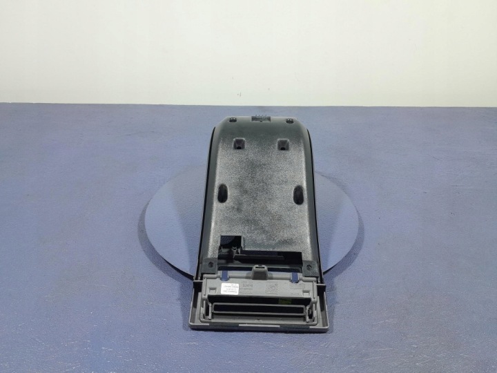 VOLVO V50 LIFT 07- CHÂSSIS DÉCOR CONSOLES CENTRALE CASCADE 8648679