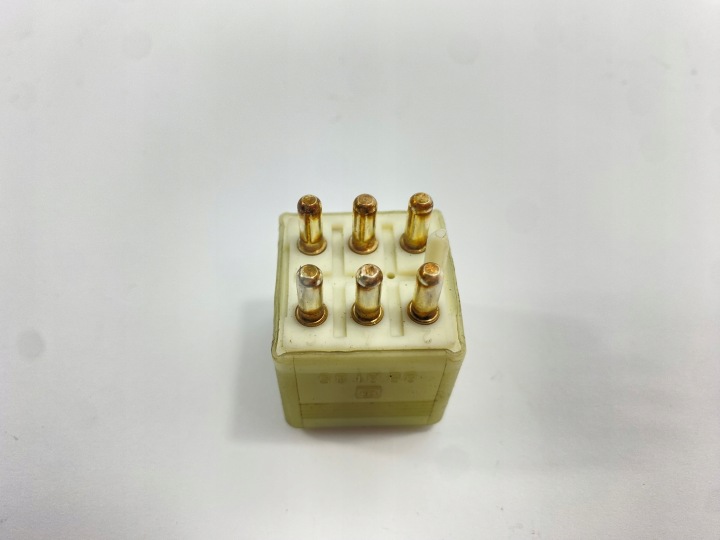 RELAIS MERCEDES W124 0015427819 W126 R129 W140 898135 12V 40A