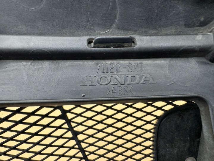 HONDA CIVIC VIII UFO GRILLE CALANDRE RADIATEUR AVANT 71122-SMT