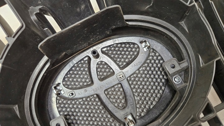 GRILLE CALANDRE CALANDRE TOYOTA LAND CRUISER 150 LIFT