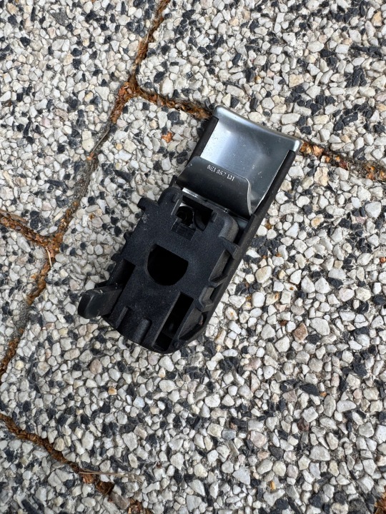 AUDI A4 B6 B7 POIGNÉE BOÎTE À GANTS PASSAGER EUROPE 8E1857131