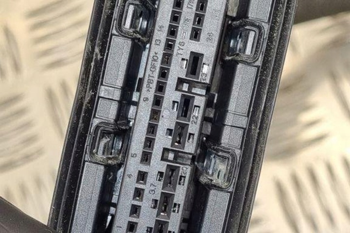 FAISCEAU DE CÂBLES ARRIÈRE DROITS PORTES SKODA OCTAVIA III (5E3) 5E0971694C 1.4L 2016