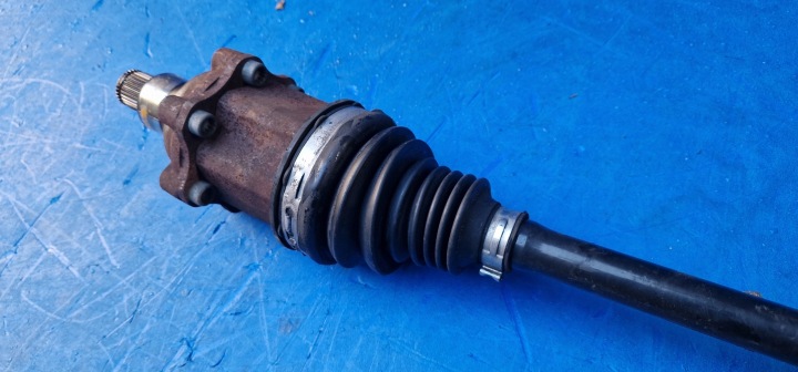 DEMI-ARBRE AVANT AVANT DROITE PORSCHE PANAMERA 4S 970 4.8 V8 97034903804 61TKM