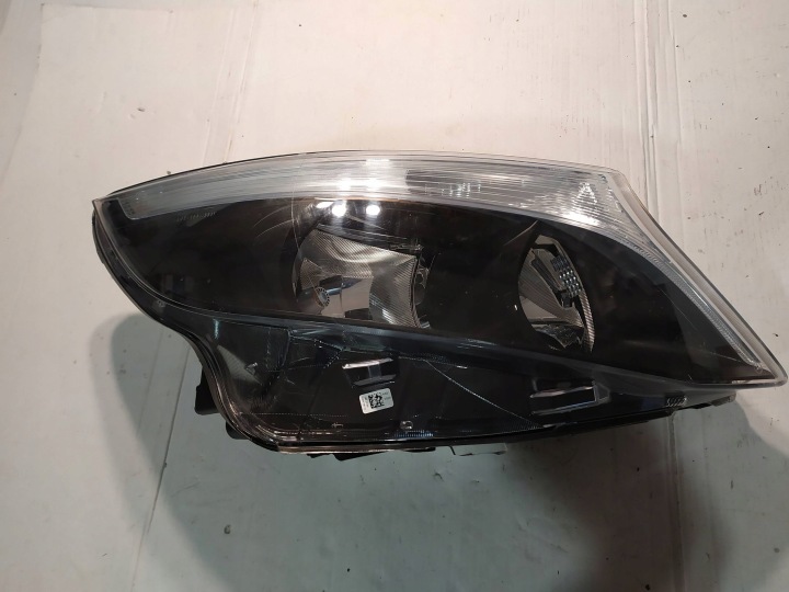 PHARE DROIT AVANT MERCEDES-BENZ VITO W447 A4479067800 ENDOMMAGÉE