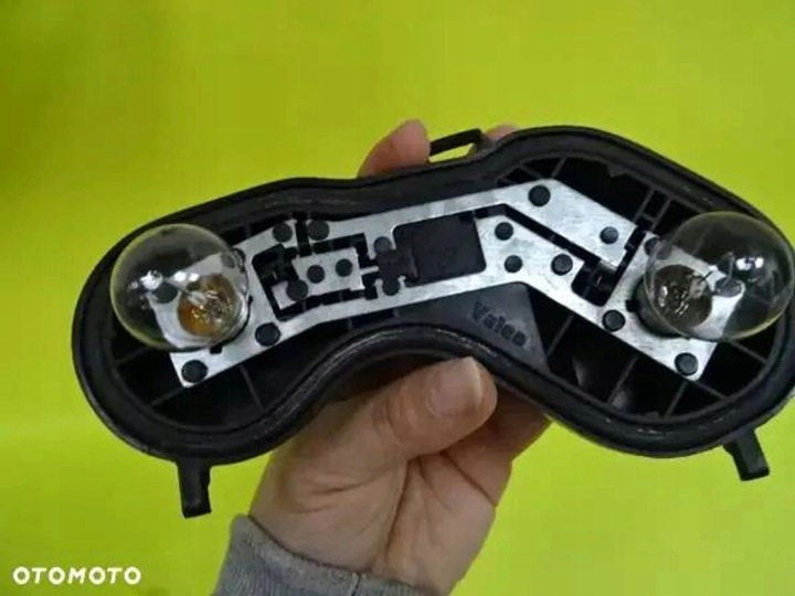 INSERT SEMELLE PHARES GAUCHE ARRIÈRE RENAULT MEGANE II HAYON NR49