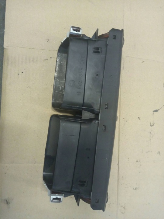 GRILLE CENTRALE CONDUIT D'AIR VOLKSWAGEN PASSAT B5 3B0819728D FONCTIONNEL