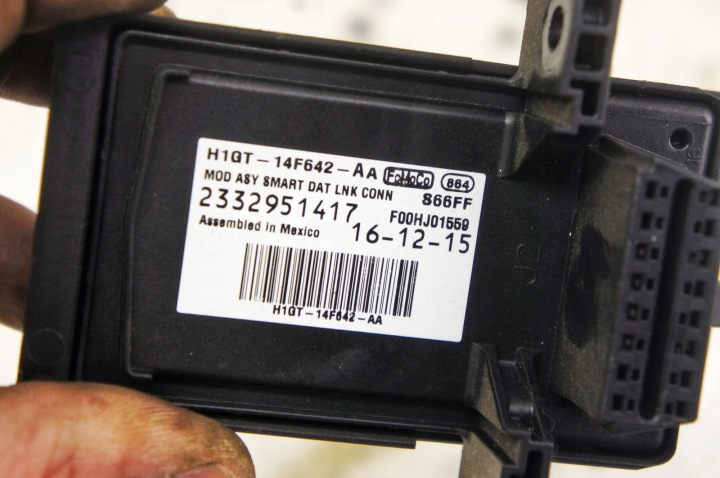 UV228 FORD EDGE MK2 PRISE OBD H1GT-14F642-AA