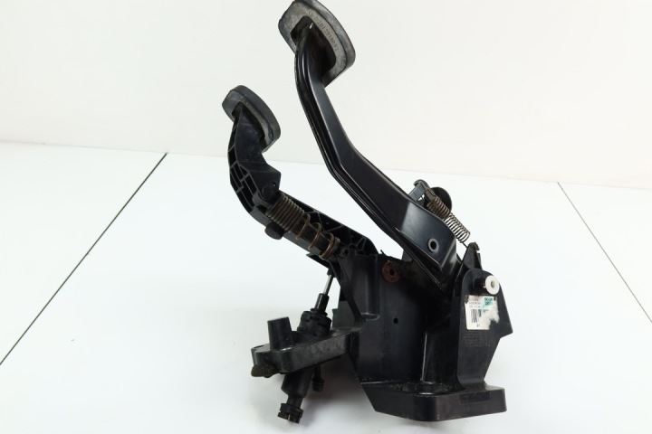MERCEDES W169 PÉDALE FREINS 1692900901 ADHÉRENCE