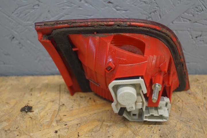 DROITE PHARE COUVERCLES DE COFFRE COUVERCLES DE COFFRE AUDI A3 SPORTBACK (8PA) 8P4945094 2.0L DIESEL