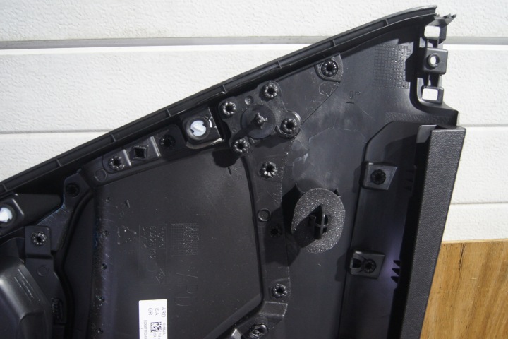COLLECTEUR PORTES DROIT ARRIÈRE PEUGEOT 3008 II 9810516277